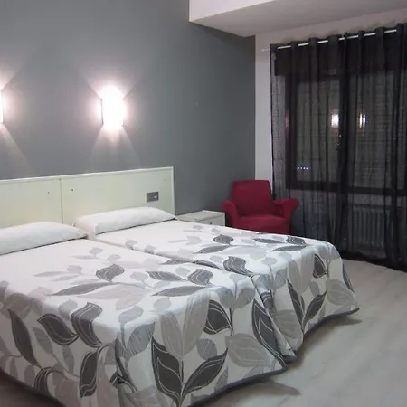 מלון Acebos Azabache 3*