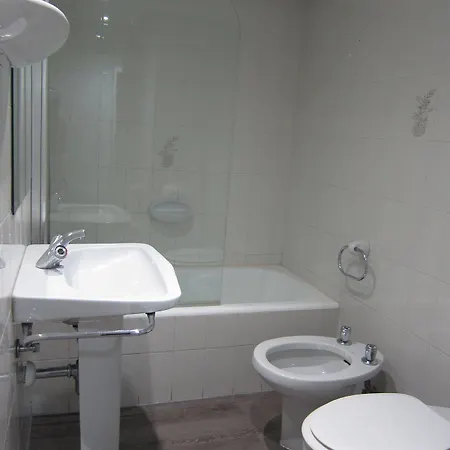 מלון Acebos Azabache 3*